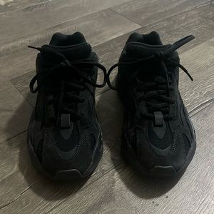 All Black Yeezy Sneakers 6.5 US